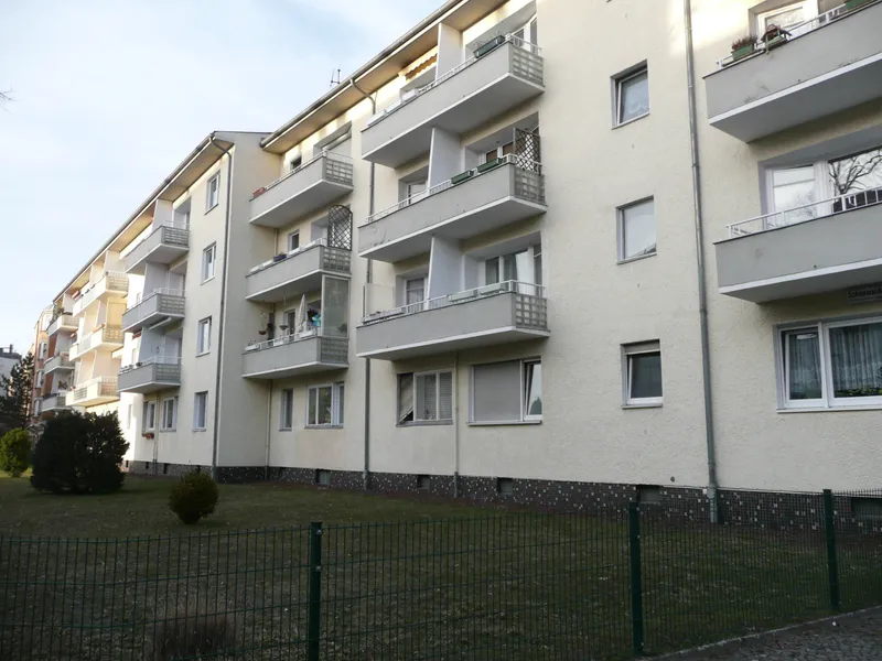 Neu renovierte, helle 2-Zimmer Wohnung mit Balkon in Berlin-Spandau — photo 1
